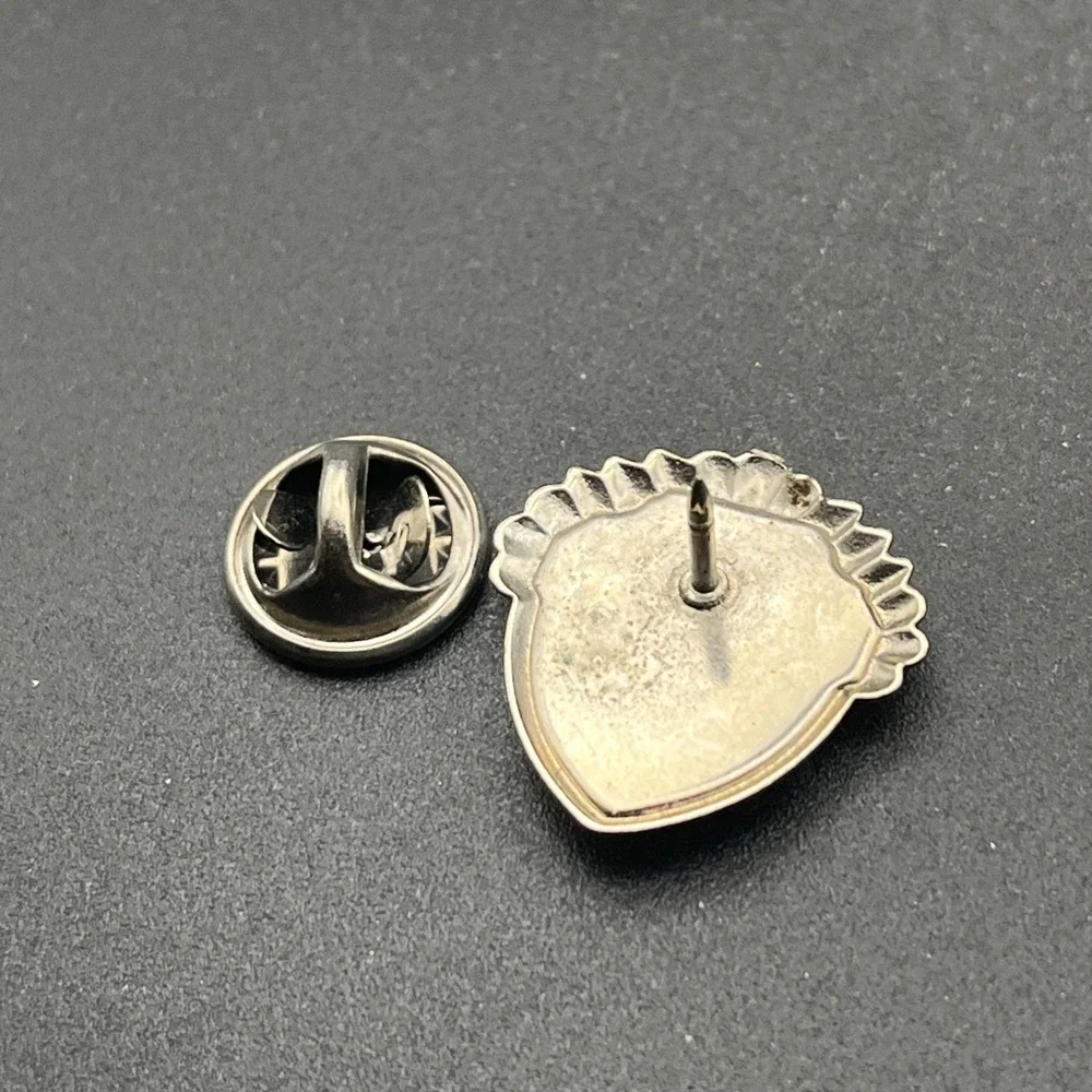 Regal Princess Cruise Line Ship Crest Plastic Lapel‎ Hat Pin